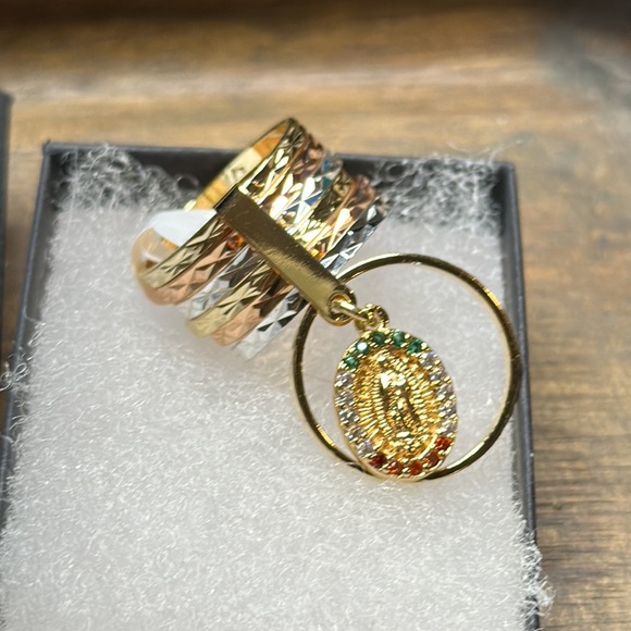 Virgen Guadalupe Semanario Woman Ring Gold Layered/ Oro Laminado NWOT - Picture 5 of 9